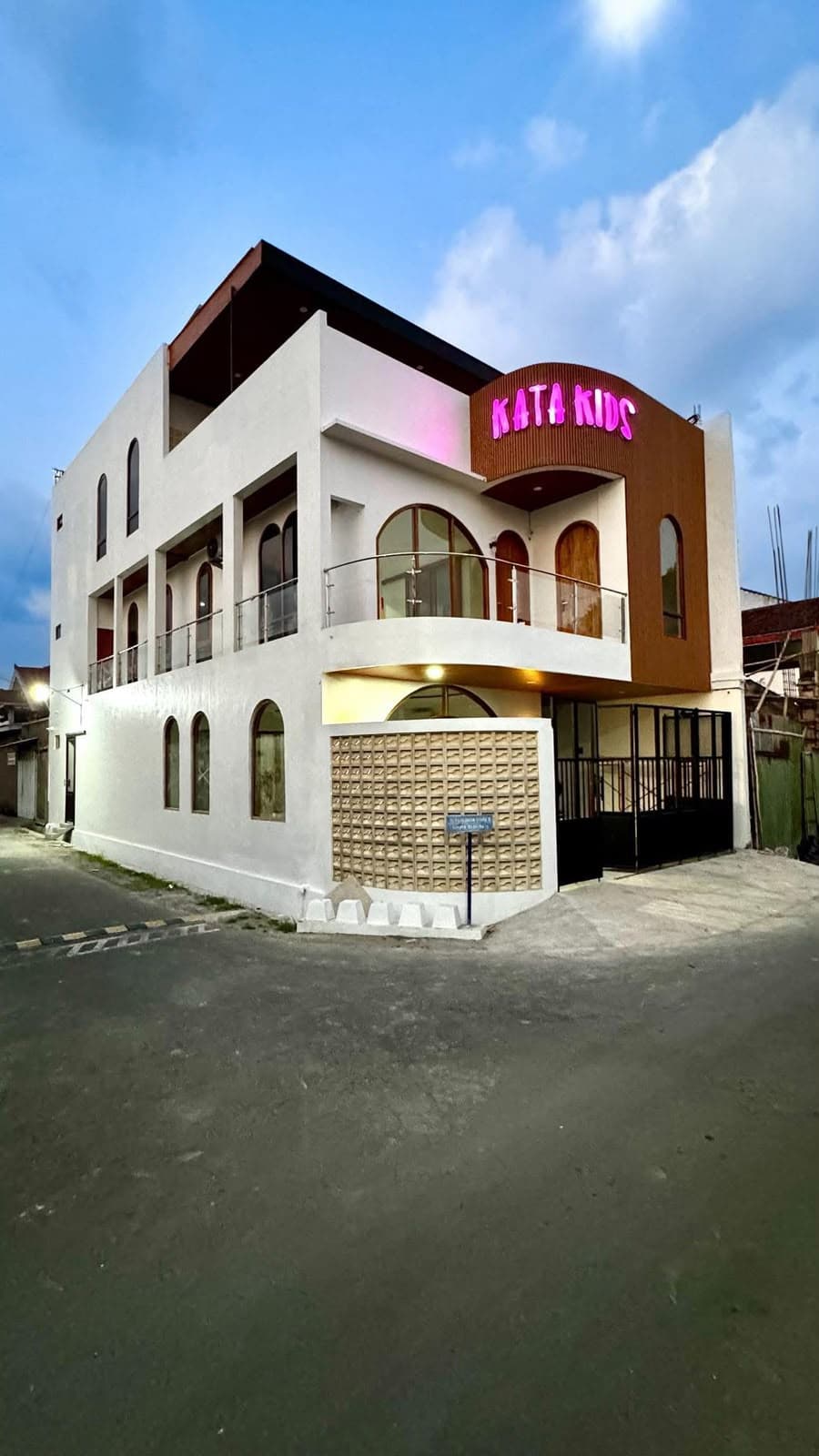 Desain rumah modern hasil rancangan Kontraktor Pro Solo Raya